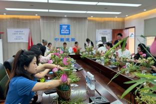 记者：问了几名国脚他们确实不满意首战表现，表示下场就是生死战